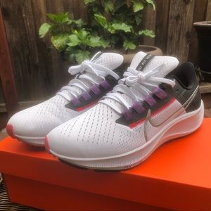 Women’s Nike Air Zoom Pegasus 38, size 9